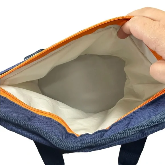 Authentic Disney Cruise line Insulated Cooler Bag - Picture 8 of 9